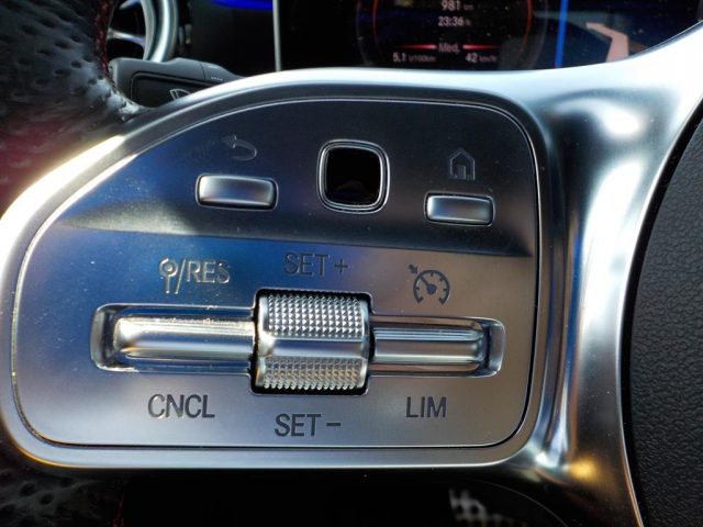 MERCEDES-BENZ CLA 200 usata, con Specchietti laterali elettrici