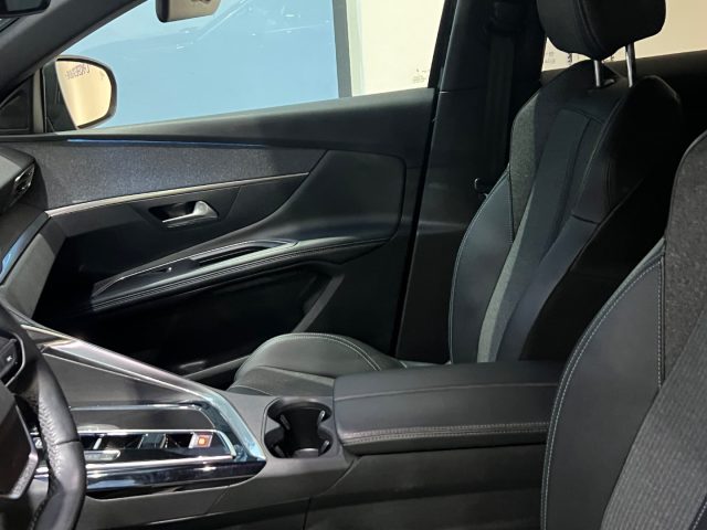 PEUGEOT 3008 usata, con Sensore di luce