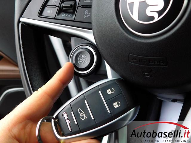 ALFA ROMEO Stelvio usata, con Airbag testa