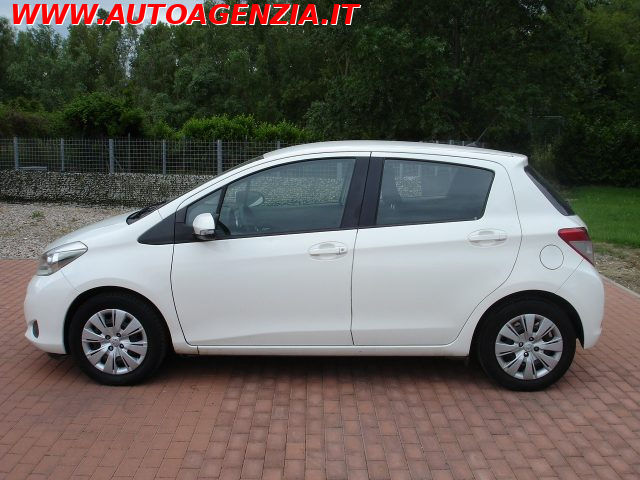 TOYOTA Yaris usata 3