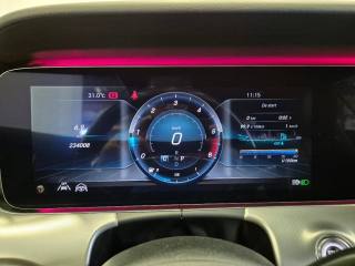 MERCEDES-BENZ E 220 usata, con Cruise Control