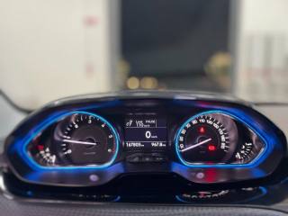 PEUGEOT 2008 usata, con Sistema di navigazione