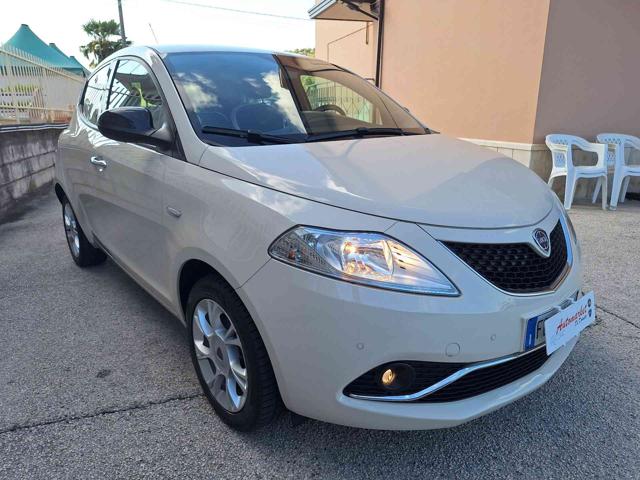 LANCIA Ypsilon usata, con Sensori di parcheggio anteriori