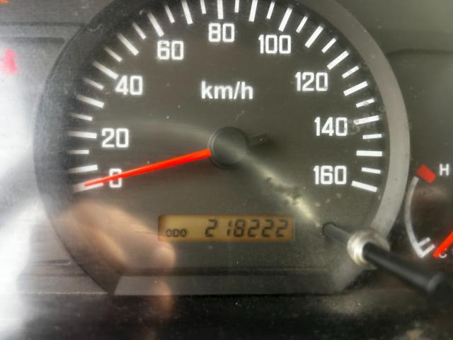 ISUZU NKR usata, con Airbag