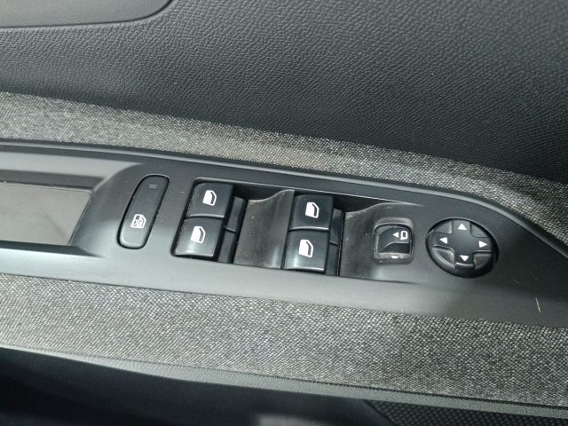 PEUGEOT 5008 usata, con Specchietti laterali elettrici