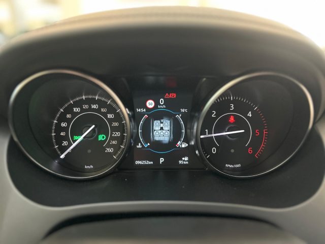 JAGUAR E-Pace usata 11
