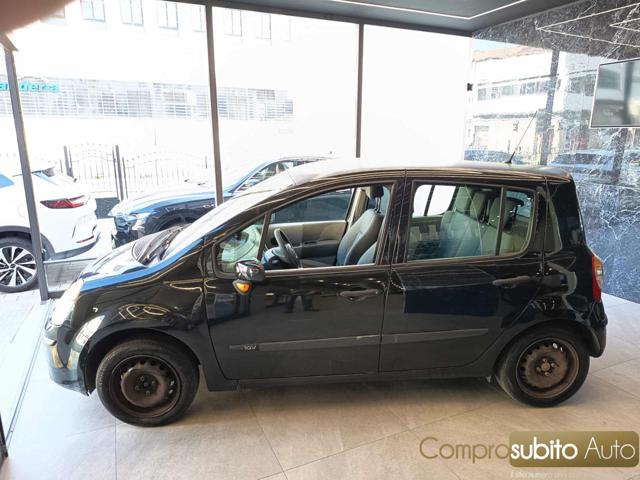 RENAULT Modus usata, con Chiusura centralizzata