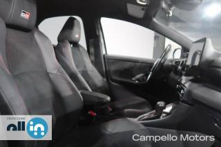 TOYOTA Yaris usata 14