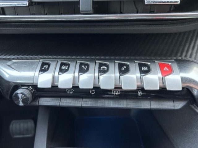 PEUGEOT 5008 usata, con Sensore di luce