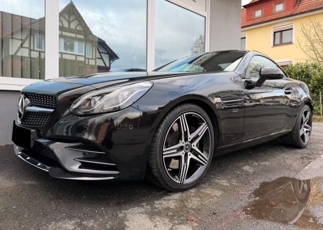 MERCEDES-BENZ SLC 300 usata, con Boardcomputer