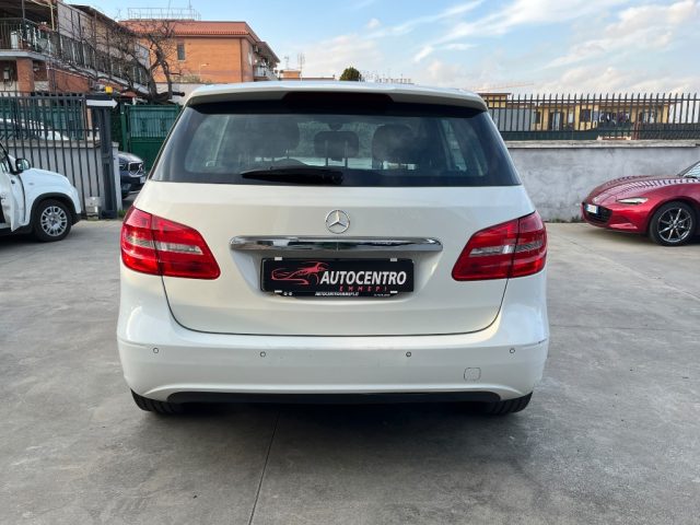 MERCEDES-BENZ B 180 usata, con Alzacristalli elettrici