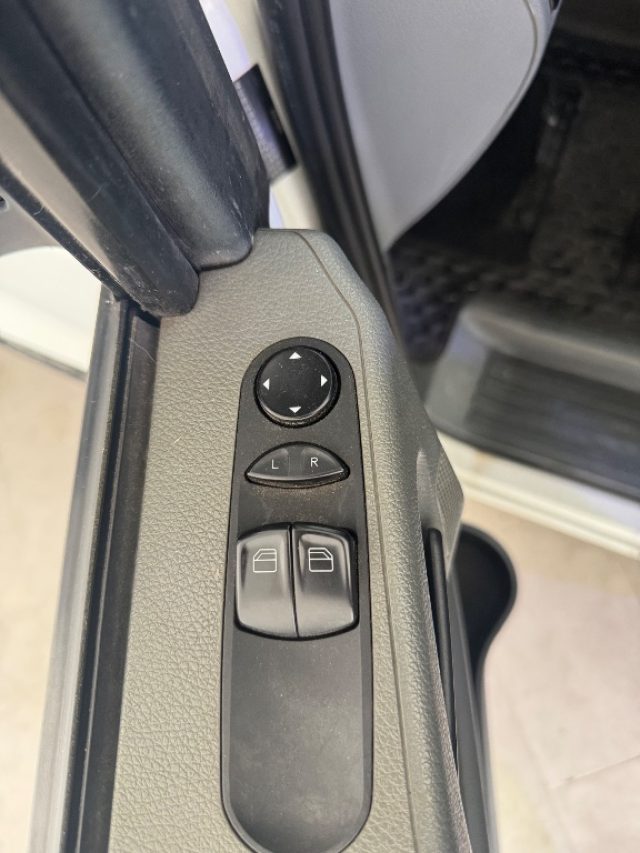 MERCEDES-BENZ Vito usata 14