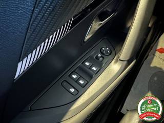 PEUGEOT 2008 usata, con Volante multifunzione