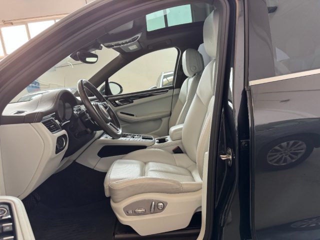 PORSCHE Macan usata, con Volante in pelle