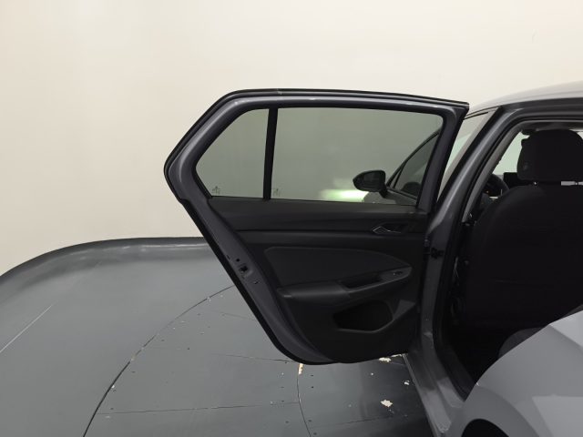 VOLKSWAGEN Golf usata, con Luci diurne LED