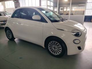 FIAT 500e usata, con Autoradio digitale