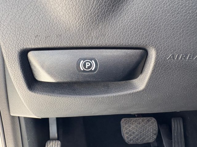 MERCEDES-BENZ E 200 usata, con MP3