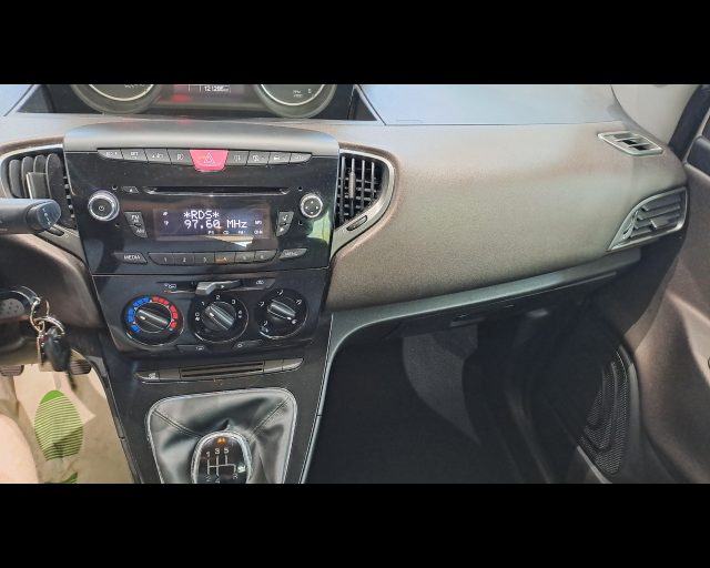 LANCIA Ypsilon usata, con Fendinebbia