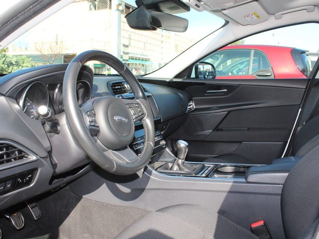JAGUAR XE usata, con Chiusura centralizzata