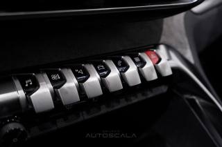 PEUGEOT 3008 usata, con Volante multifunzione
