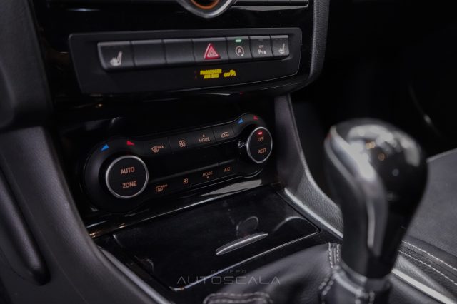 INFINITI Q30 usata, con Sistema di navigazione