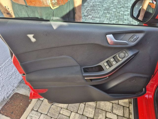 FORD Fiesta usata, con Autoradio