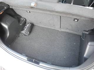 TOYOTA Yaris usata 51