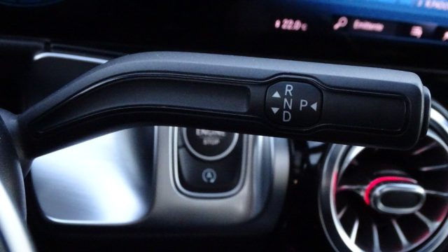 MERCEDES-BENZ GLB 200 usata 96