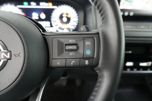 NISSAN Qashqai usata, con Luci diurne LED