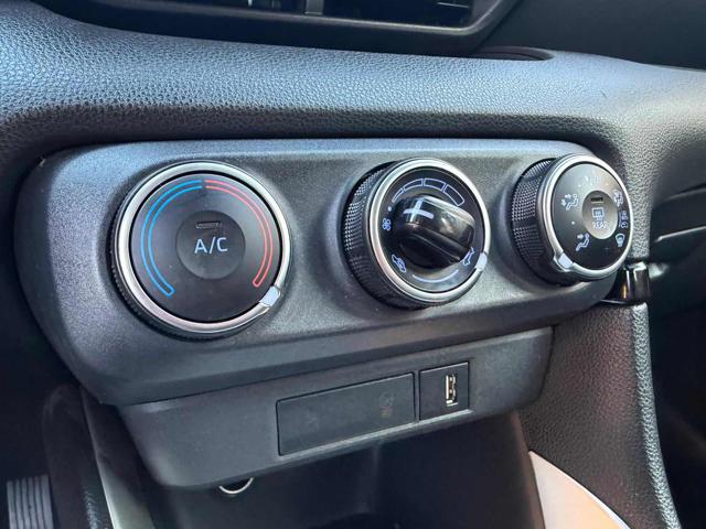 TOYOTA Yaris usata, con Sedile posteriore sdoppiato