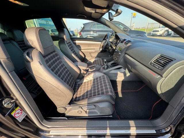 VOLKSWAGEN Golf usata, con Autoradio