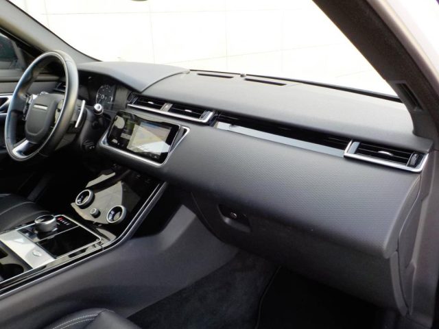 LAND ROVER Range Rover Velar usata, con Autoradio digitale