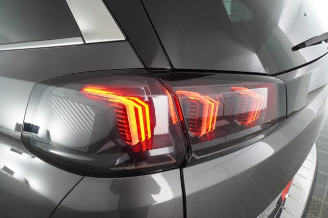 PEUGEOT 5008 usata 12
