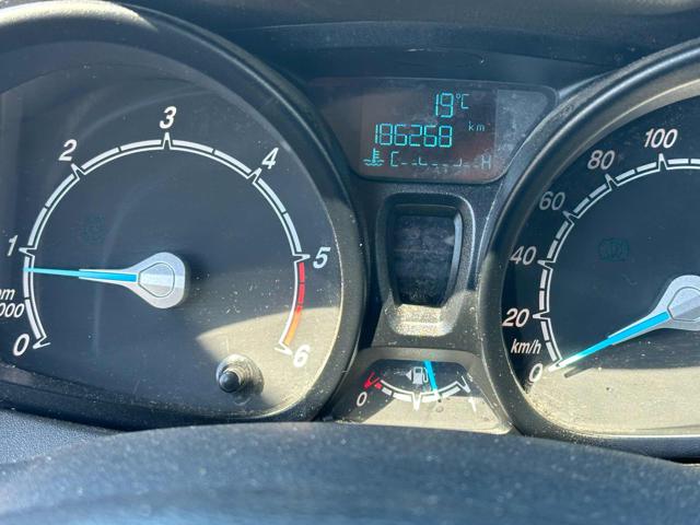 FORD Fiesta usata, con Bluetooth