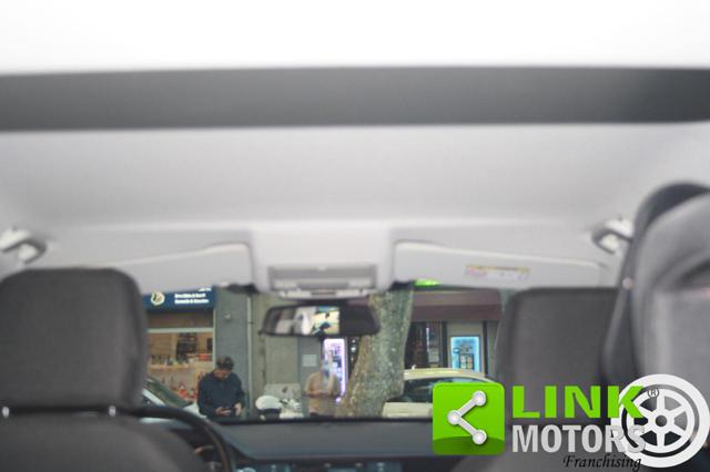 LAND ROVER Discovery Sport usata, con Sensori di parcheggio posteriori