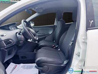 LANCIA Ypsilon usata, con ESP