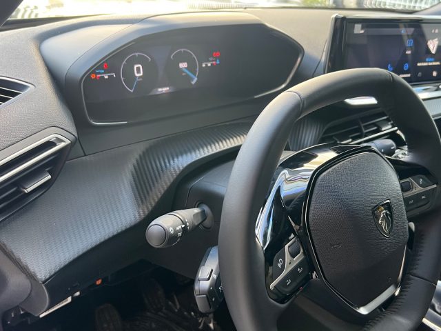 PEUGEOT 2008 usata, con Luci diurne LED