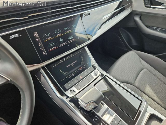AUDI Q8 usata, con Park Distance Control