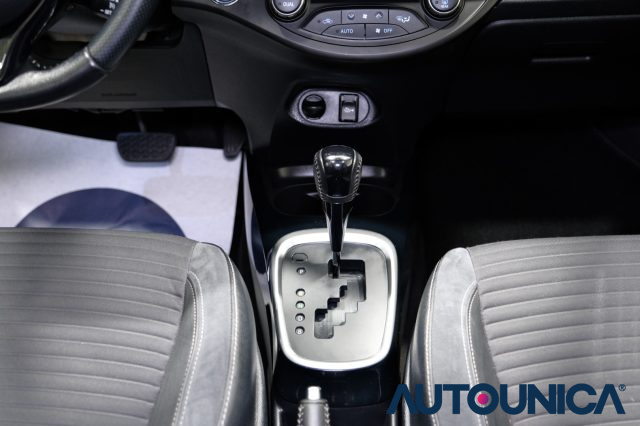 TOYOTA Yaris usata 44