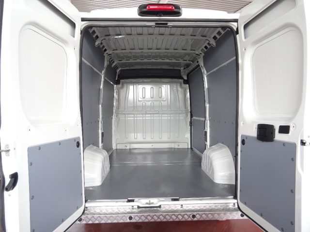PEUGEOT Boxer usata, con ESP