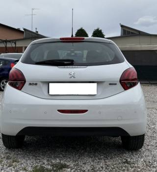 PEUGEOT 208 usata, con Autoradio