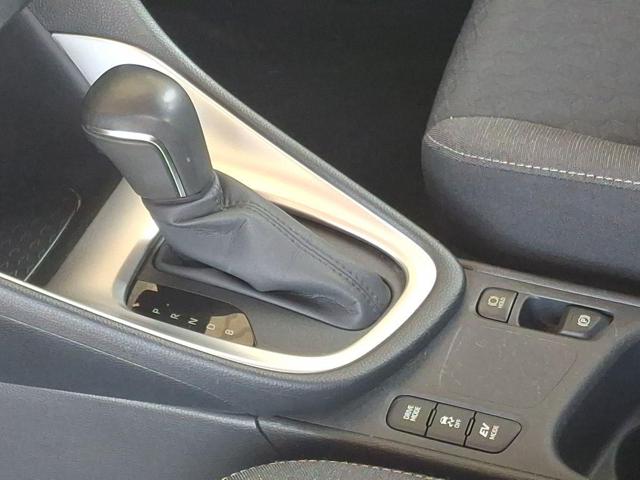 TOYOTA Yaris usata, con Airbag testa