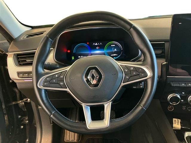 RENAULT Arkana usata, con Hill holder