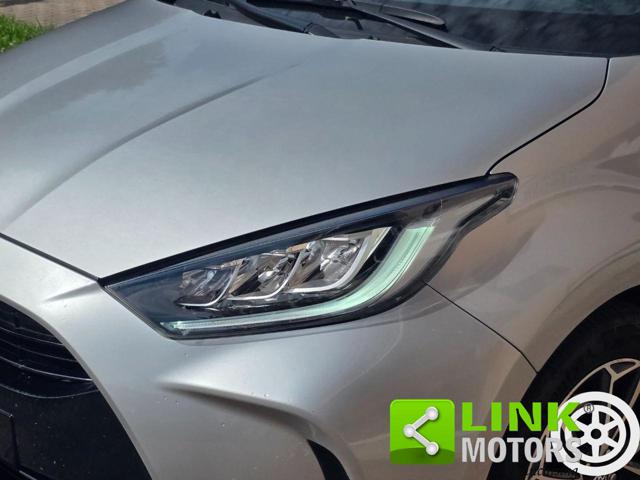 TOYOTA Yaris usata, con Autoradio digitale