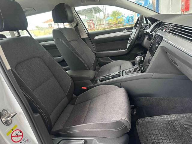 VOLKSWAGEN Passat Variant usata, con Autoradio