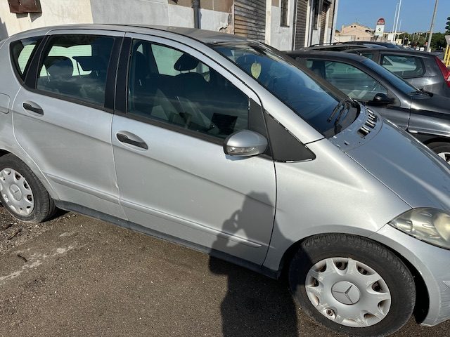 MERCEDES-BENZ A 180 usata, con Airbag