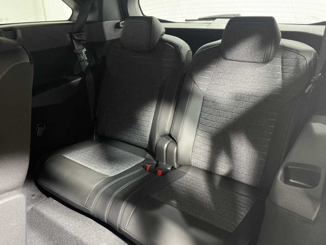 PEUGEOT 5008 usata, con Telecamera per parcheggio assistito