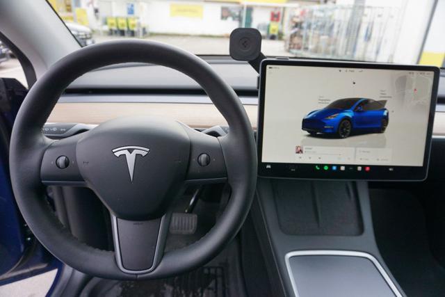 TESLA Model Y usata, con Specchietto retrovisore con funzione antiabbagliamento