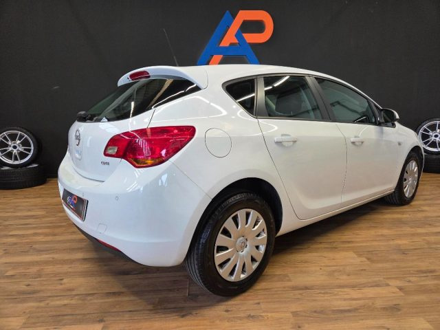 OPEL Astra usata, con Autoradio