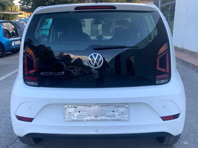 VOLKSWAGEN up! usata, con Autoradio